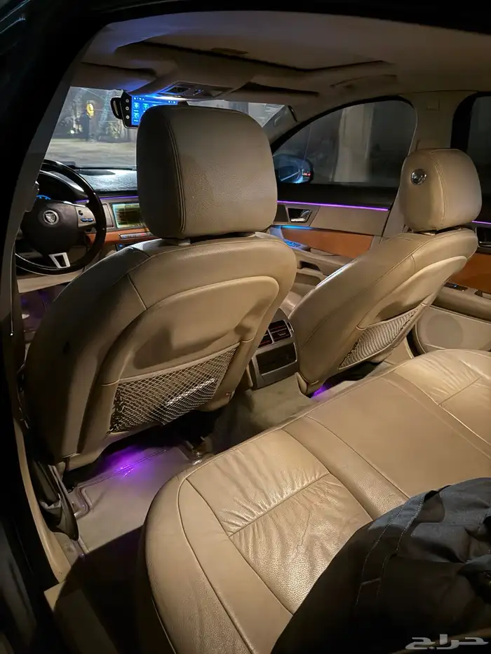 جاكوار 2010 XF 7