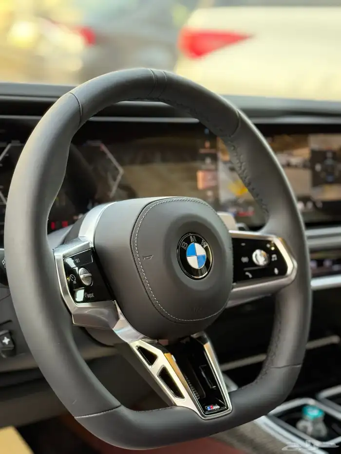 بي ام دبليو 735i 2025 عداد جديد ام كت فل خليجي ضمان الناغي 15