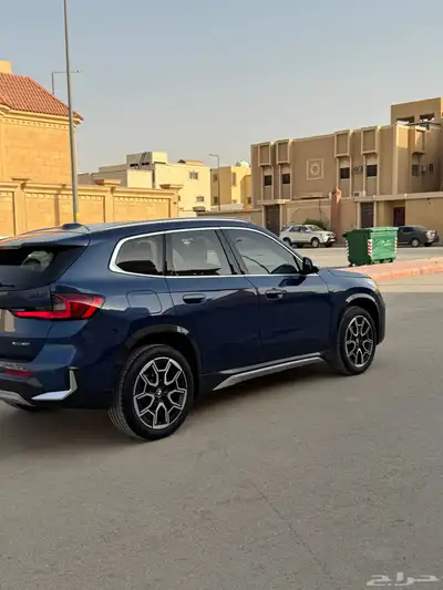 بي ام x1 2023 1