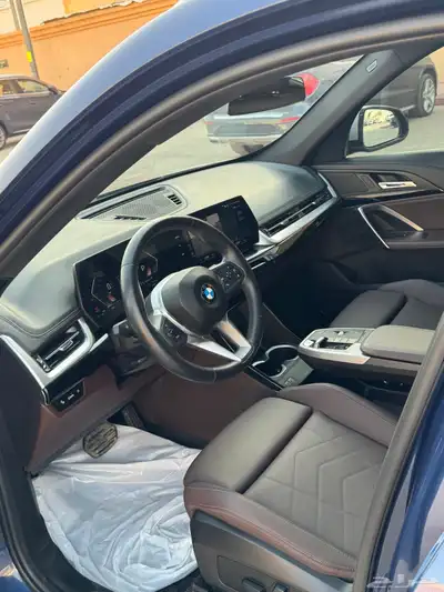 بي ام x1 2023 8