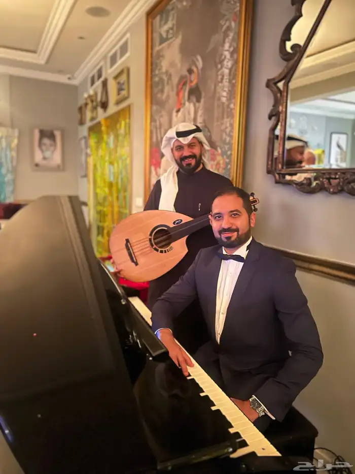 عازف عود و مغني 4