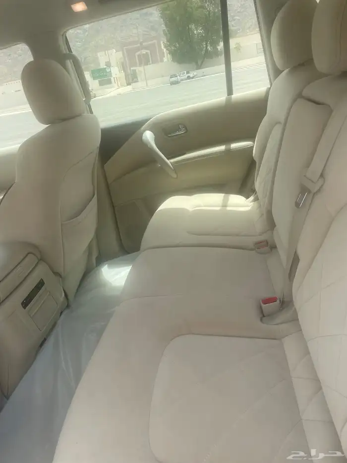 سيارة باترول بلاتينيوم 2010 3