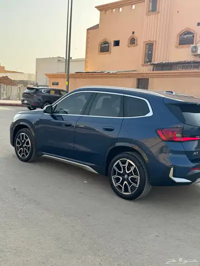 بي ام x1 2023 6
