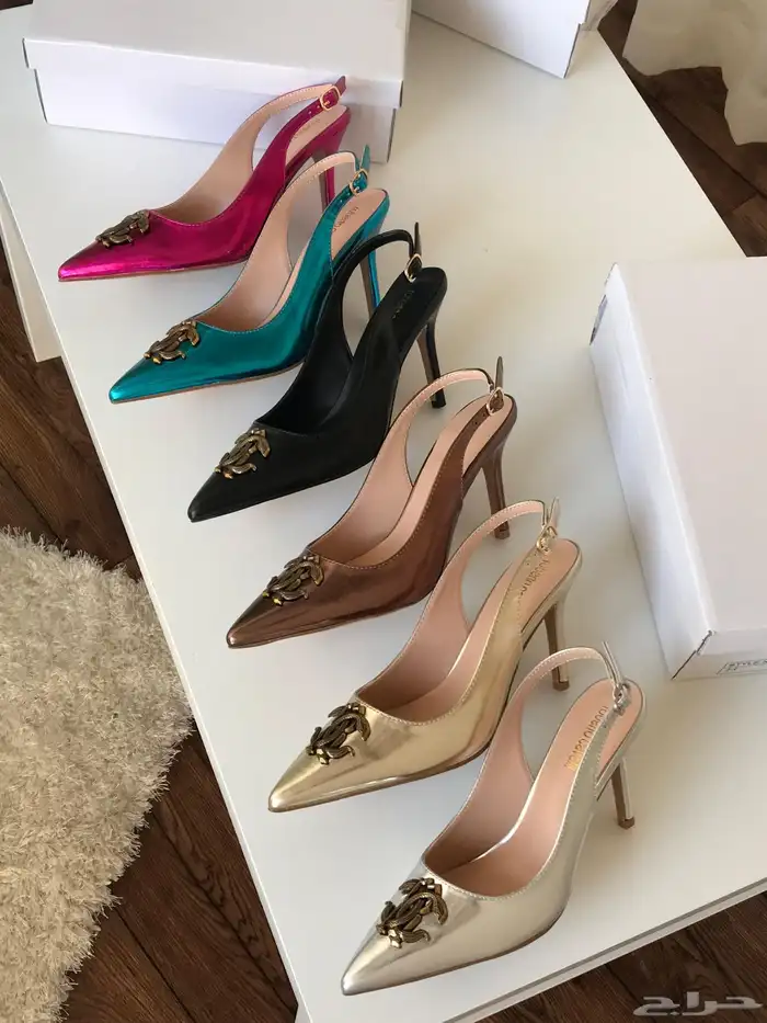 هيلزات سان لوران   فالنتينو كارولينا هيريرا قابانا فندي 15