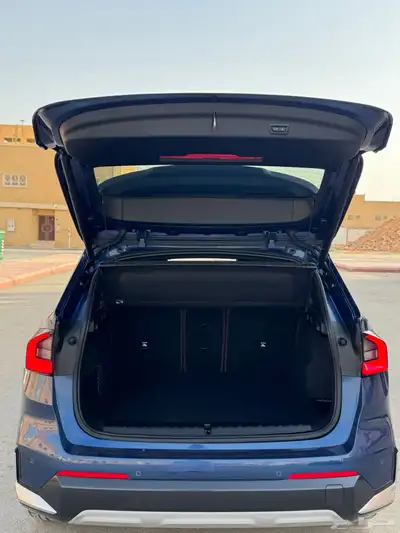 بي ام x1 2023 5