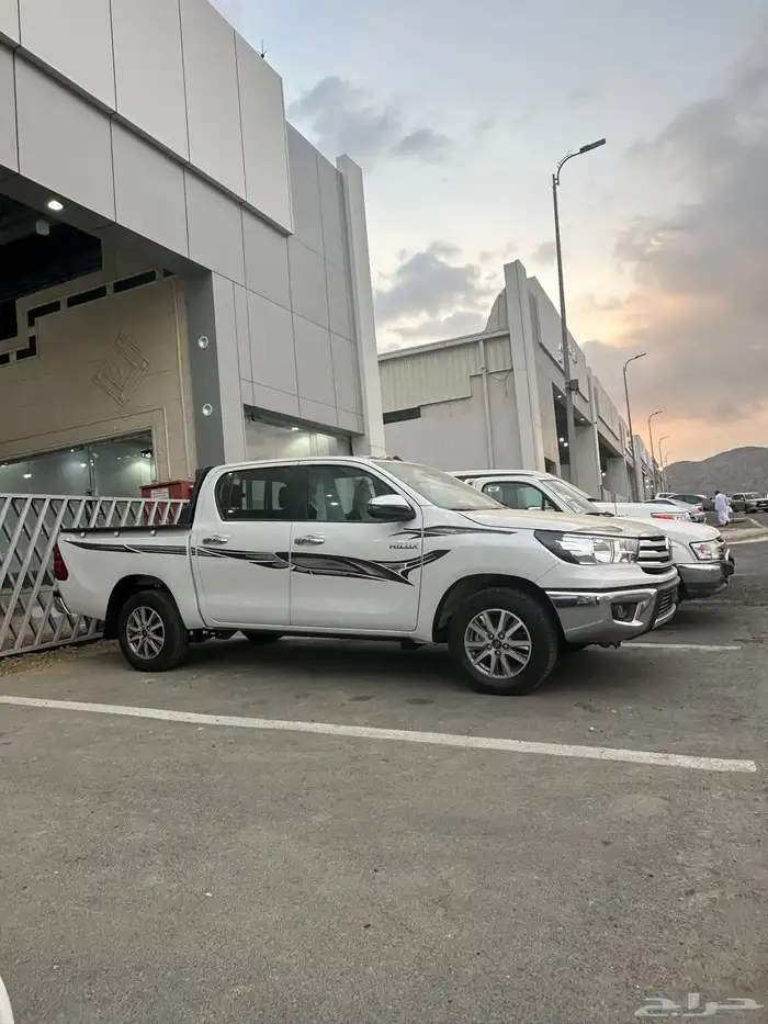 هايلوكس 2025 بنزين غمارتين اصفار كاش وبنك 4