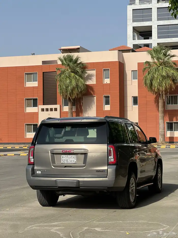 2019 GMC Yukon SLE 1