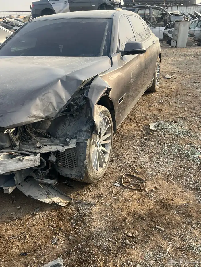 بي إم دبليو موديل 2013حجم 750 تشليح قطع غيار 1