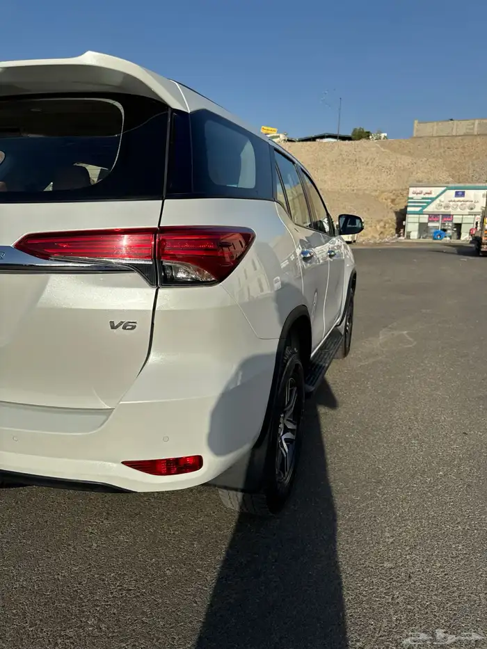 فورتشنر 2023 سته سلندر VX1 عداد قليل 18