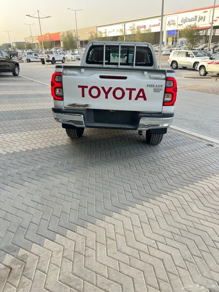 هايلوكس 2025 10
