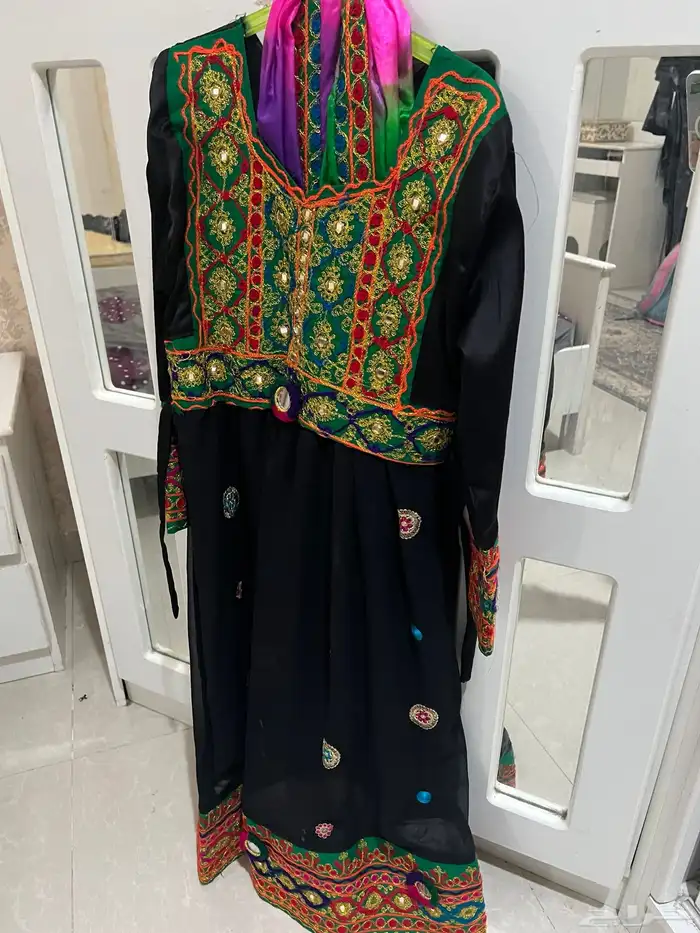للبيع فساتين القطعه 50 ريال 1