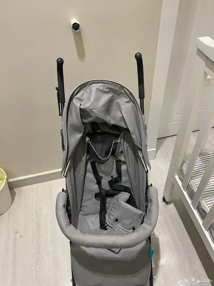 سرير اطفال و عربيه اطفال 0