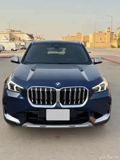 بي ام x1 2023 4