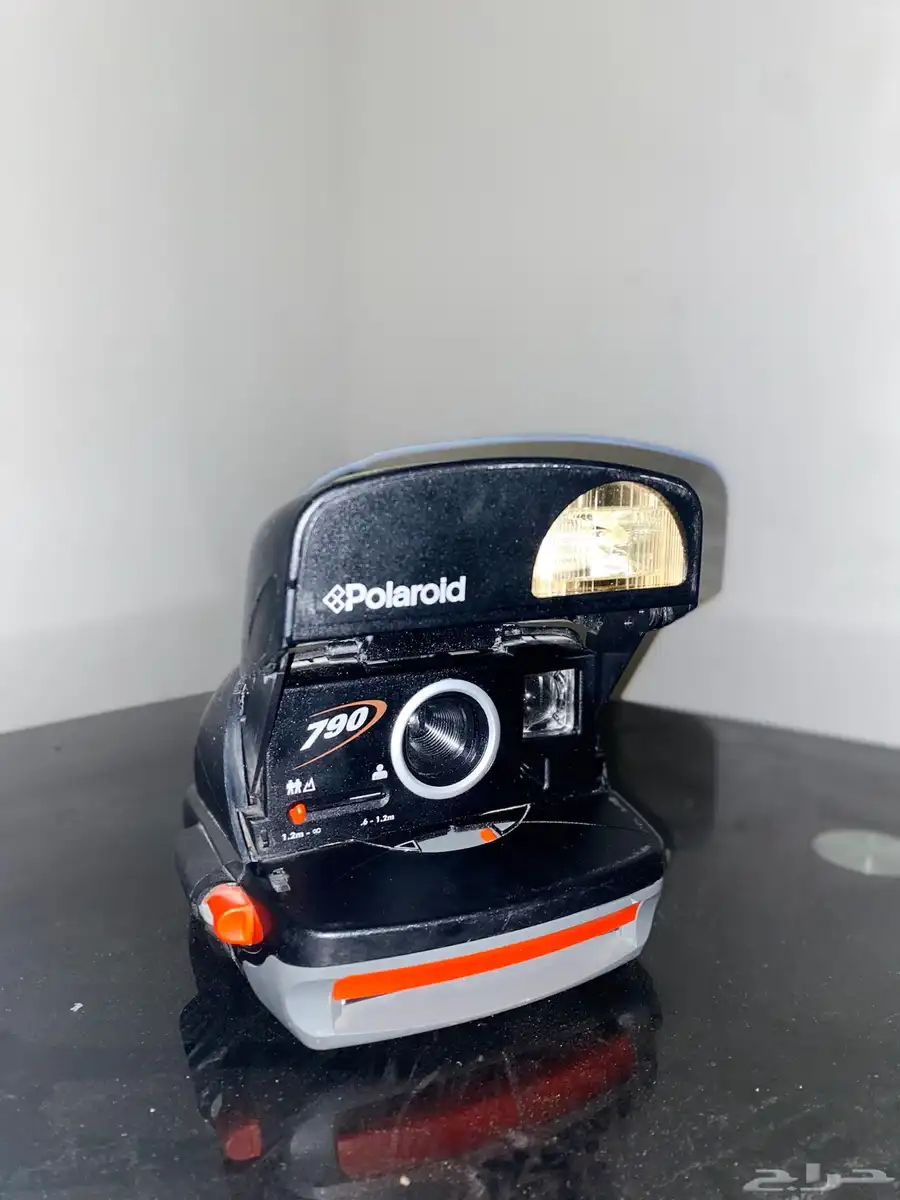 كاميرا polaroid الفوريه (تراثيه). 2