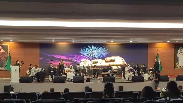 عازف عود و مغني 5