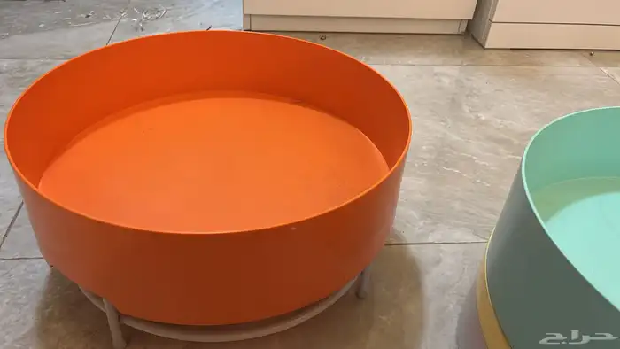 طاوله طبقات ملونه من ايكيا ثلاث طبقات شبه جديده ا 0