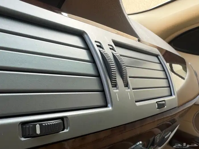 من التحف BMW 740LI مخزن 27
