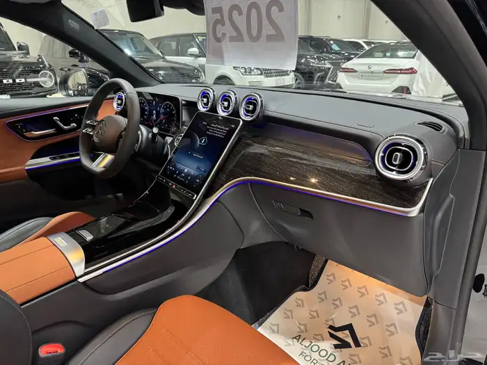 مرسيدس GLC200 AMG موديل 2025 فل كامل جديد . 9