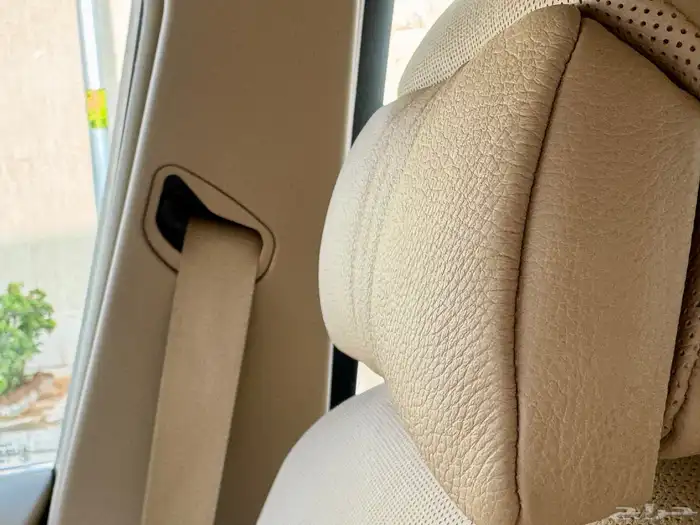 من التحف BMW 740LI مخزن 25