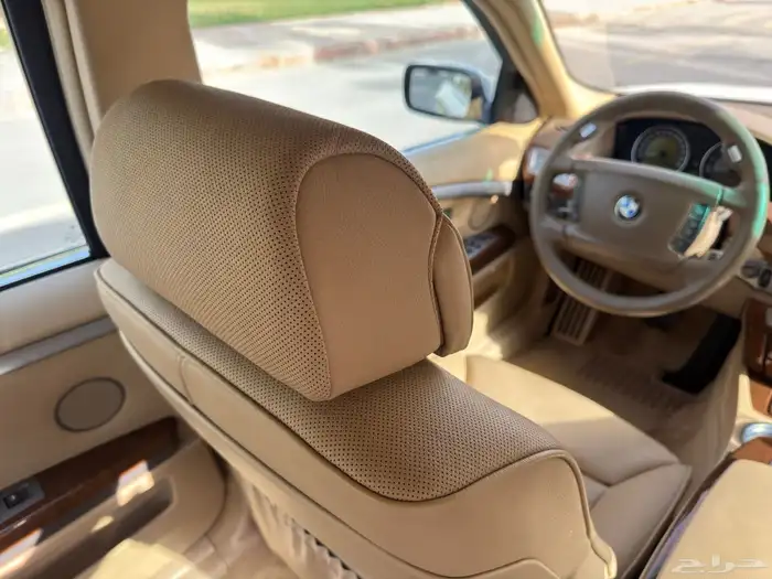 من التحف BMW 740LI مخزن 28
