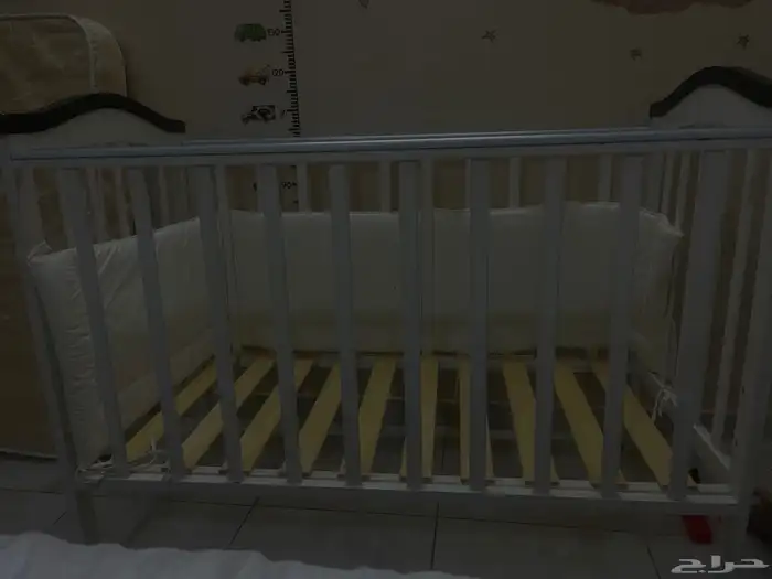 سرير اطفال 1