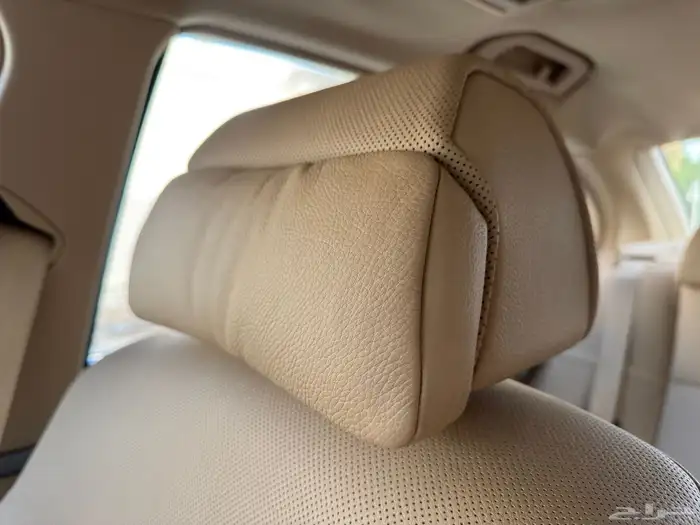 من التحف BMW 740LI مخزن 16