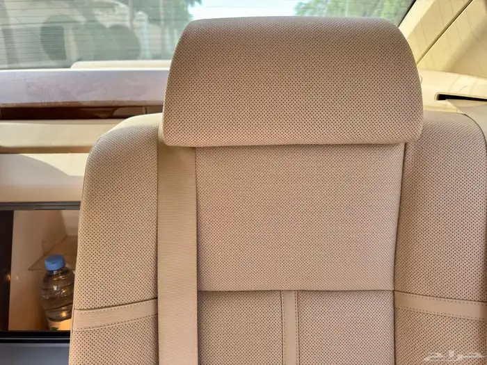 من التحف BMW 740LI مخزن 29