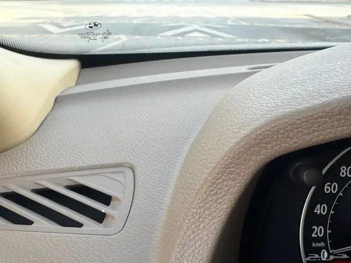من التحف BMW 740LI مخزن 26