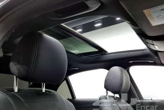مرسيدس E350 موديل 2022 9