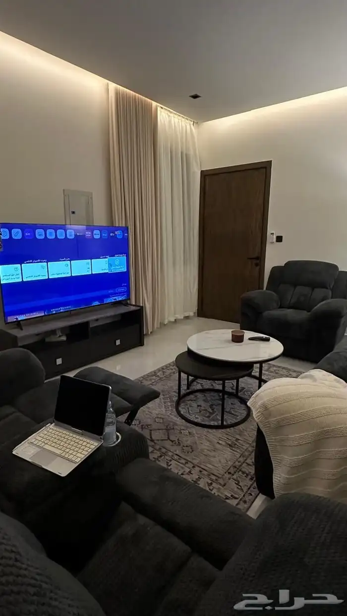 اثاث شبه جديد كنبات وغرف نوم اباجورات 1