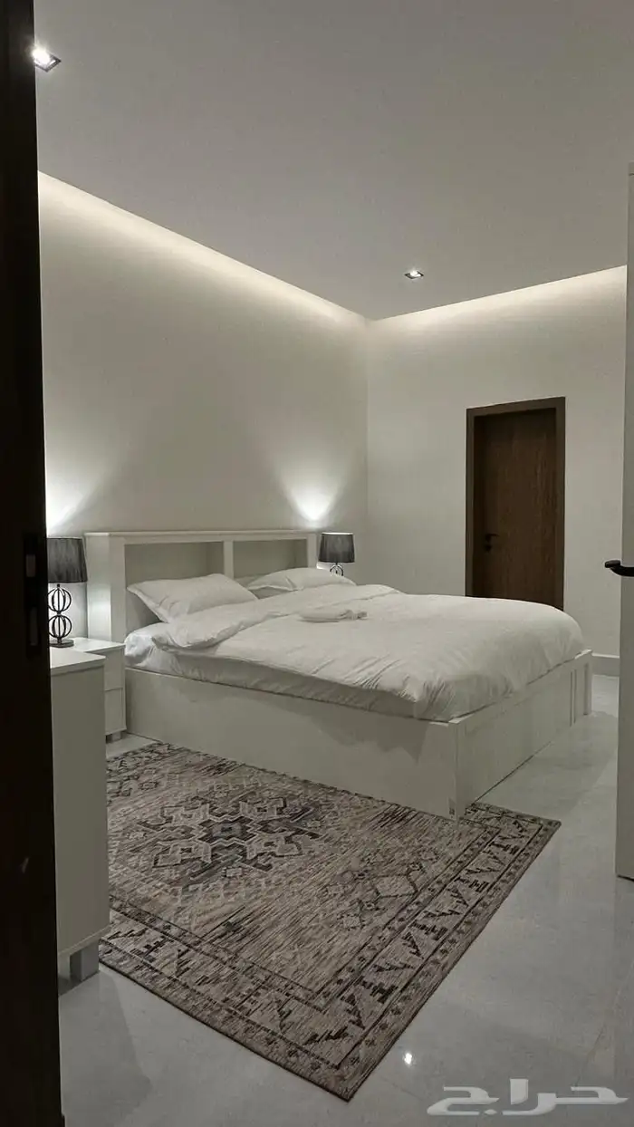 اثاث شبه جديد كنبات وغرف نوم اباجورات 0