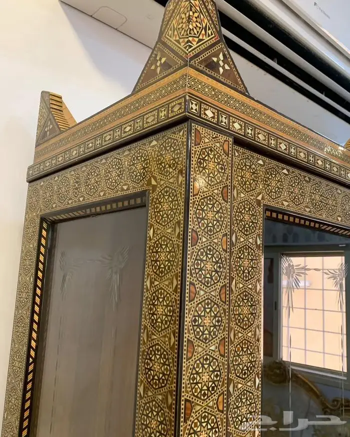 كرسيين ومدخل وفاترينا موزاييك دمشقي مطعم بالصدف انتيك 20
