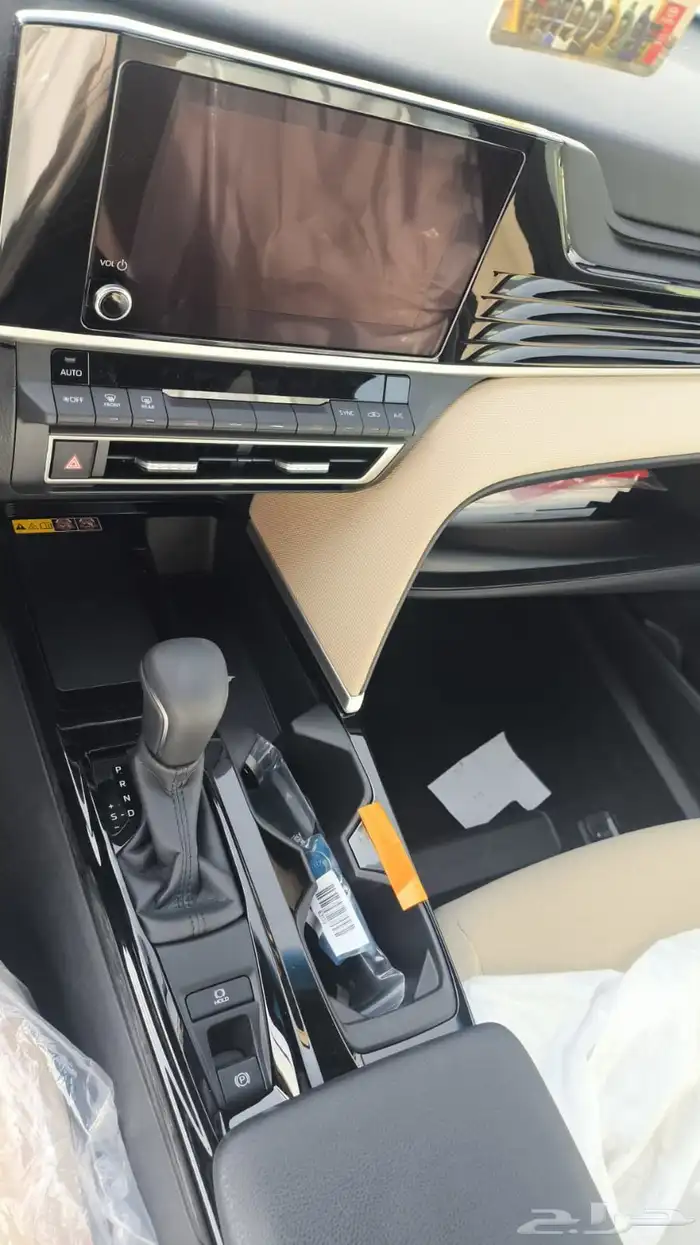 تويوتا كامري Le بنزين نص فل موديل 2025 كاش او تقسيط 5