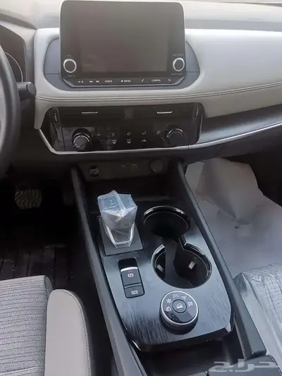 نيسان اكس تريل رصاصي 7 راكب 2500cc دبل 2025 14