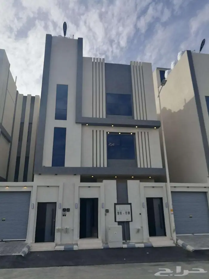 دور ارضي للبيع خميس مشيط حي الضيافة (الظرفة ) 25