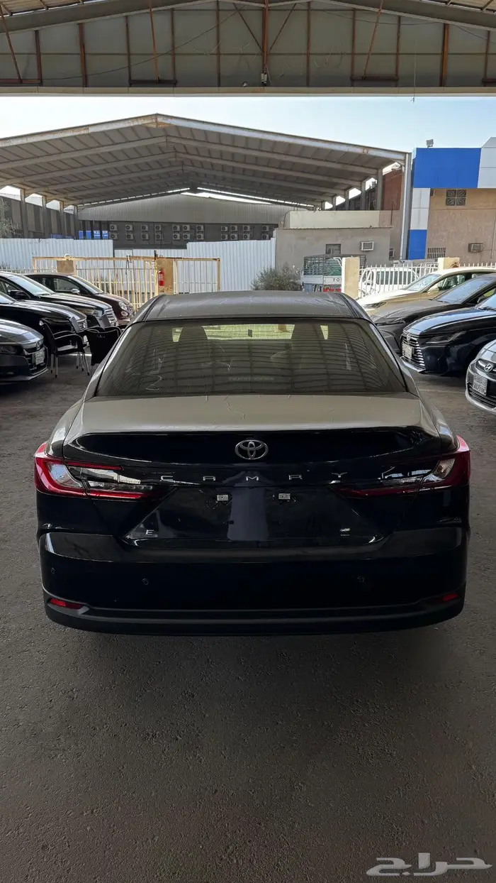 كامري 2025 E استاندر اسود 3