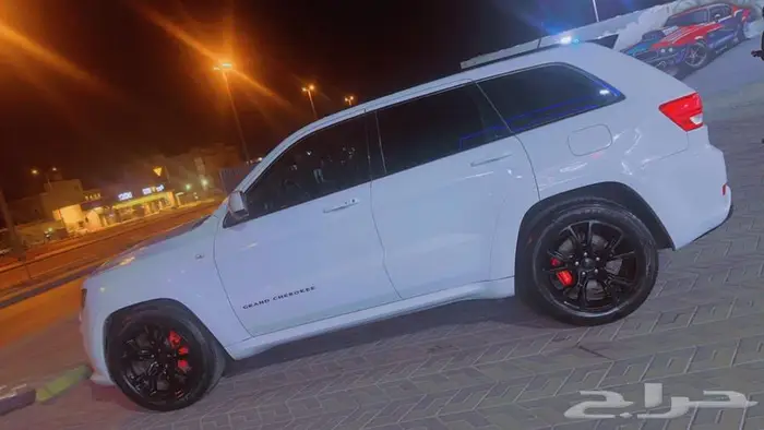 جيب شيروكي srt 2013 2