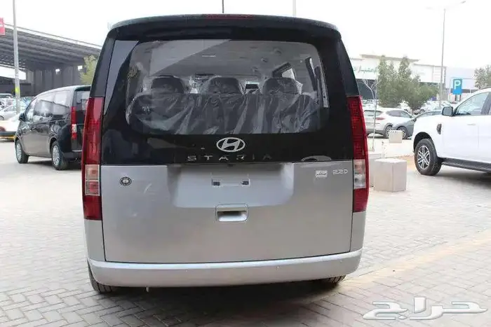 هيونداى ستاريا 9 مقاعد ديزل أوتوماتيك 2.2 2025 4