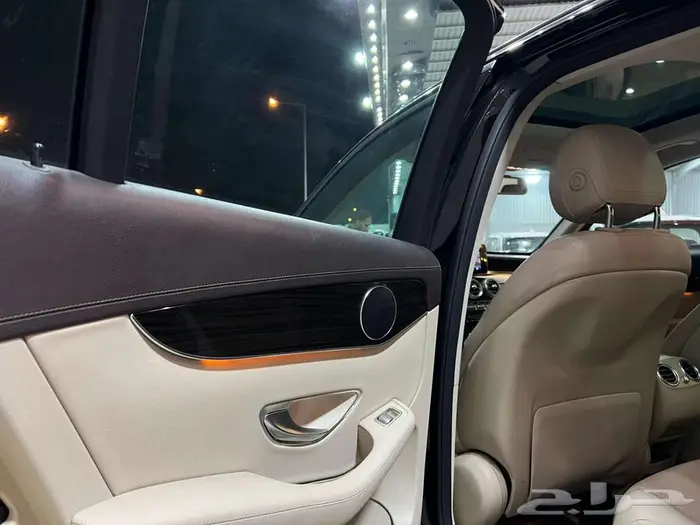 مرسيدس GLC250 موديل 2016 (بحاله ممتازه) 14