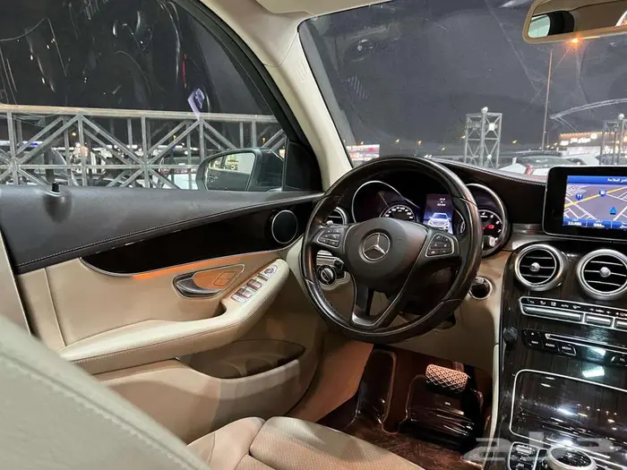 مرسيدس GLC250 موديل 2016 (بحاله ممتازه) 8