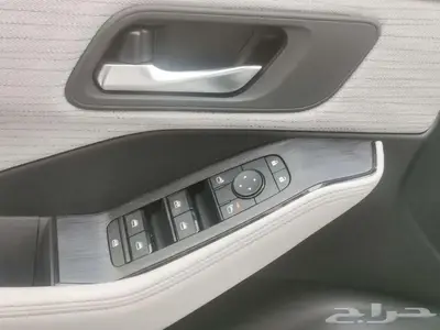 نيسان اكس تريل رصاصي 7 راكب 2500cc دبل 2025 6