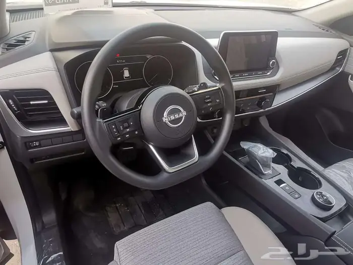 نيسان اكس تريل رصاصي 7 راكب 2500cc دبل 2025 3