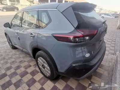 نيسان اكس تريل رصاصي 7 راكب 2500cc دبل 2025 2