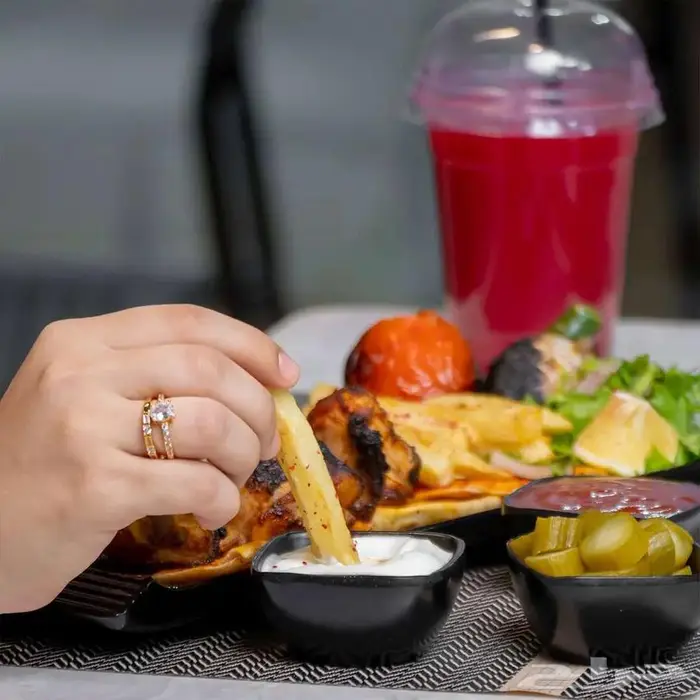 محتوى سوشال ميديا شهري ب 1300 ريال تصوير تصميم فيديو صور 4