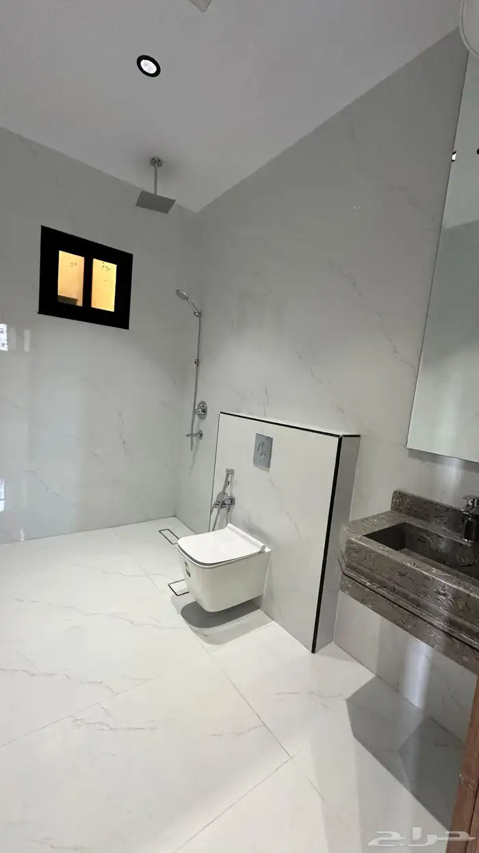 فلة روف مميزة للبيع مدخل خاص 4