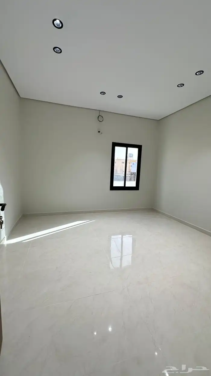 فلة روف مميزة للبيع مدخل خاص 7