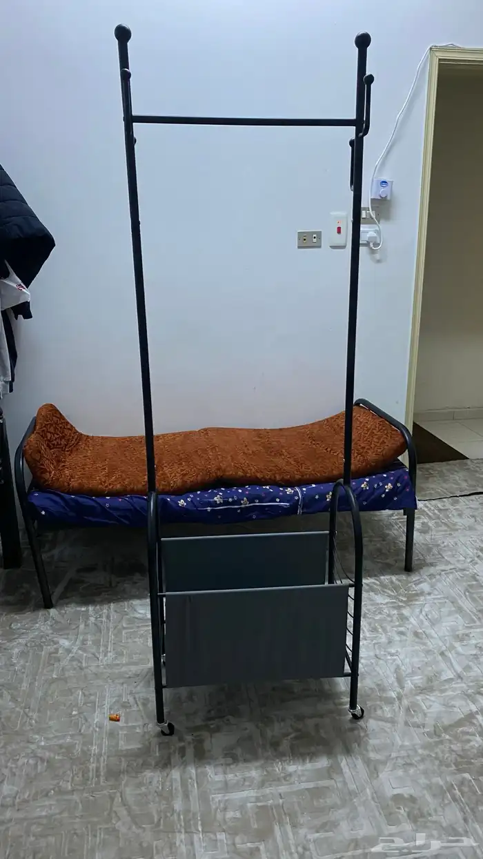 علاقة ملابس حديد ثقيل 0
