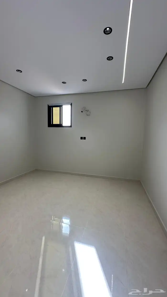 فلة روف مميزة للبيع مدخل خاص 2