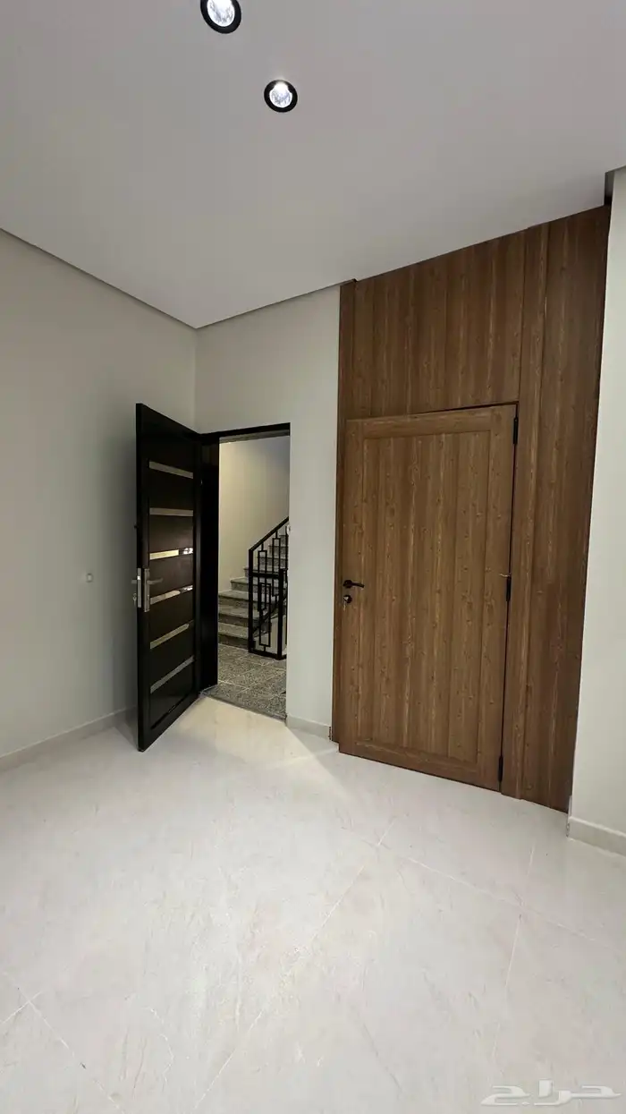 فلة روف مميزة للبيع مدخل خاص 17