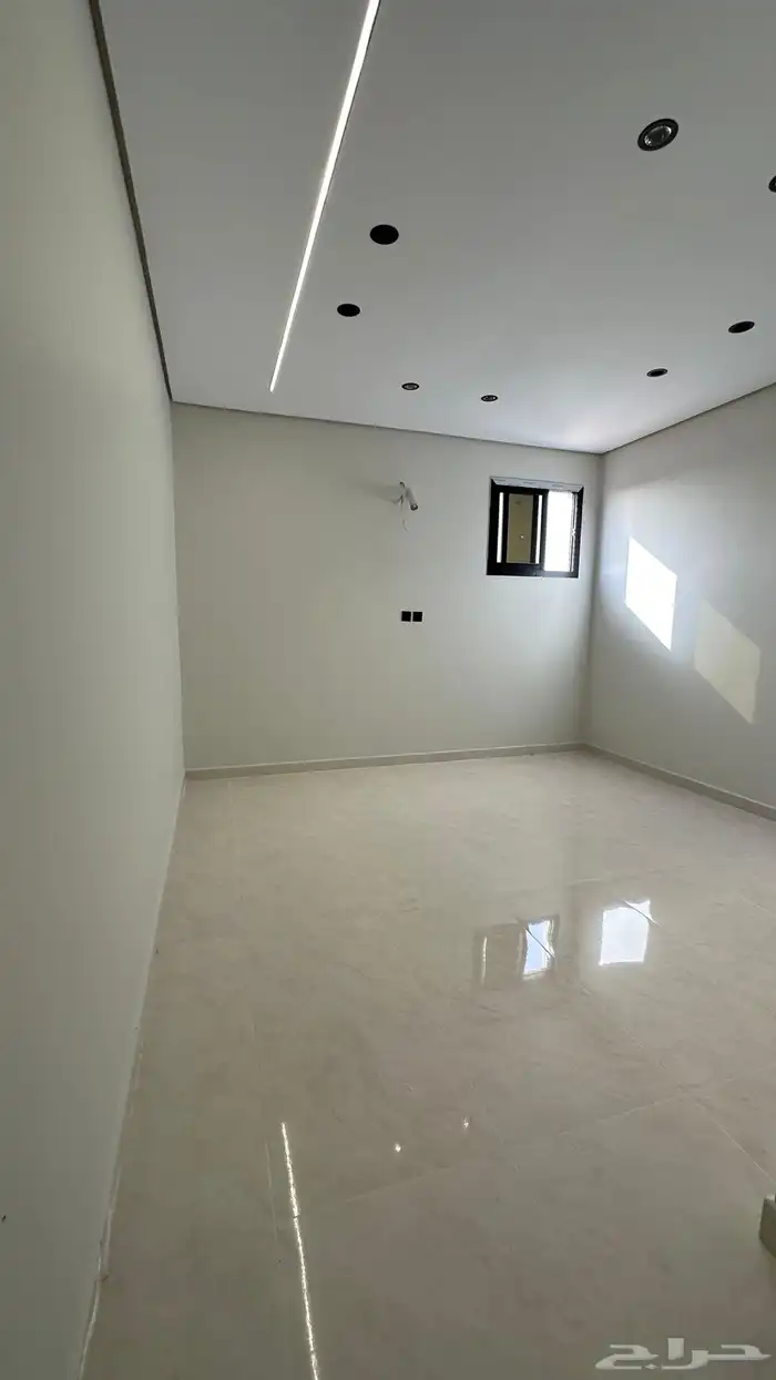 فلة روف مميزة للبيع مدخل خاص 16